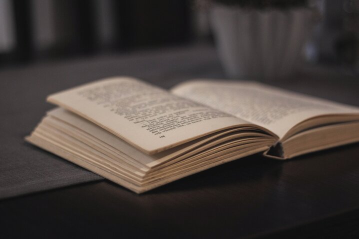 Book photo artis kančs on unsplash m