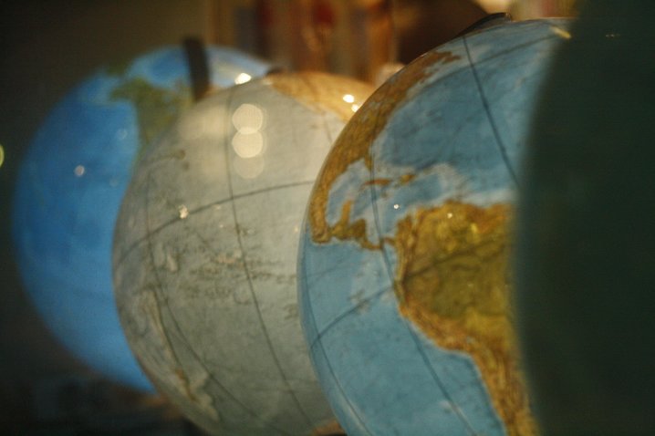 Eksport og markedstilskudd foto mette globuser blurred nøytral ill