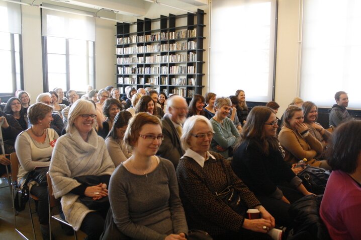 Glade publikummere under kåseri oversatte dager 2013 foto mette børja