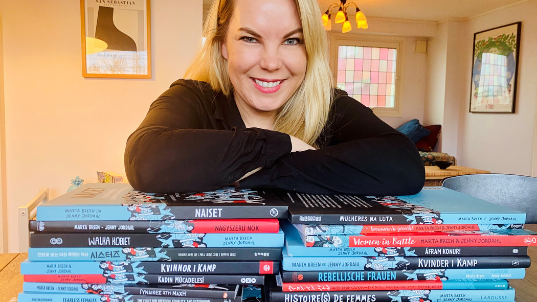 Marta breen with books photo øyvind holen