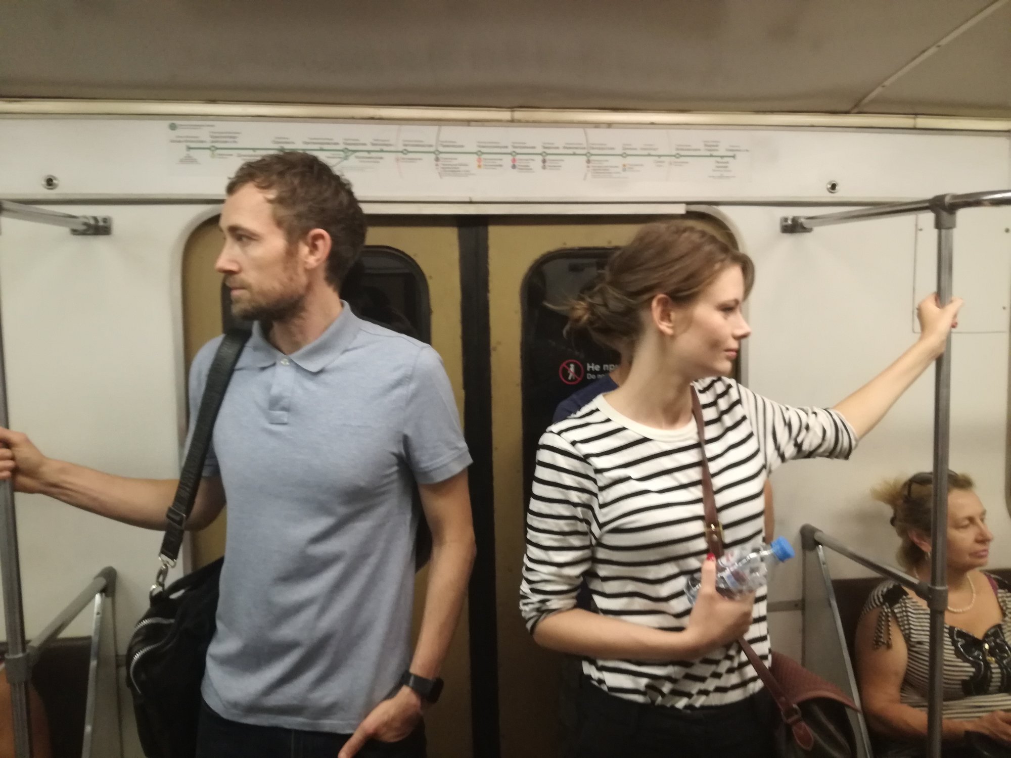 Roskva og mikkel på metroen